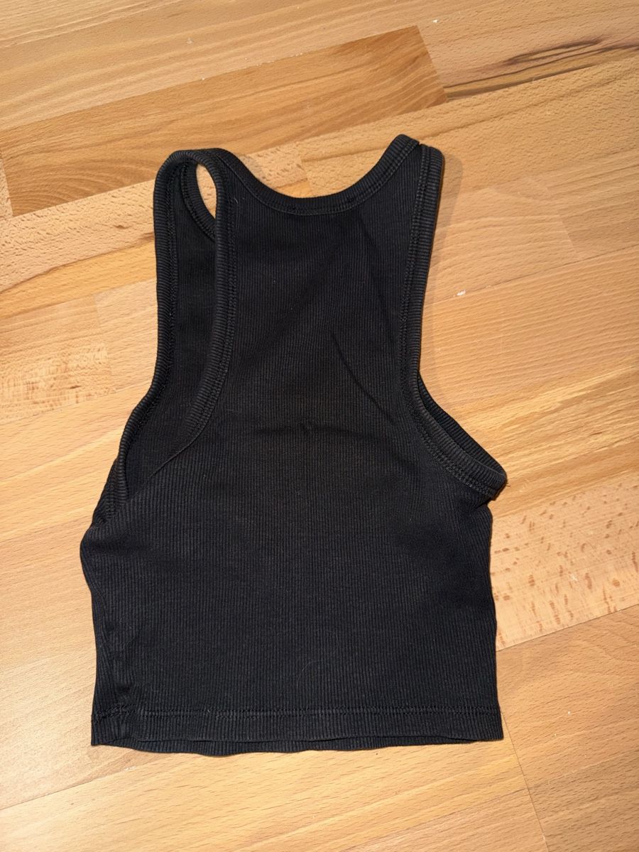 Zara Top: Top noir Zara – Usato da Fontainemelon venduto da erin.blm 1