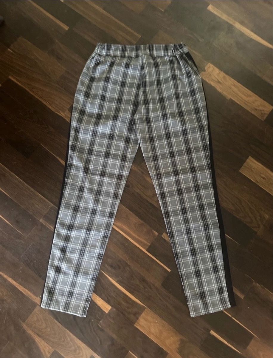 Pantalons: M&M München graue Designer Stoffhose Gr. S – D'occasion à Balgach par ren_xy57 3