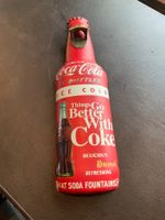 Neuwertiges Coca-Cola Blechschild mit Flaschenöffner