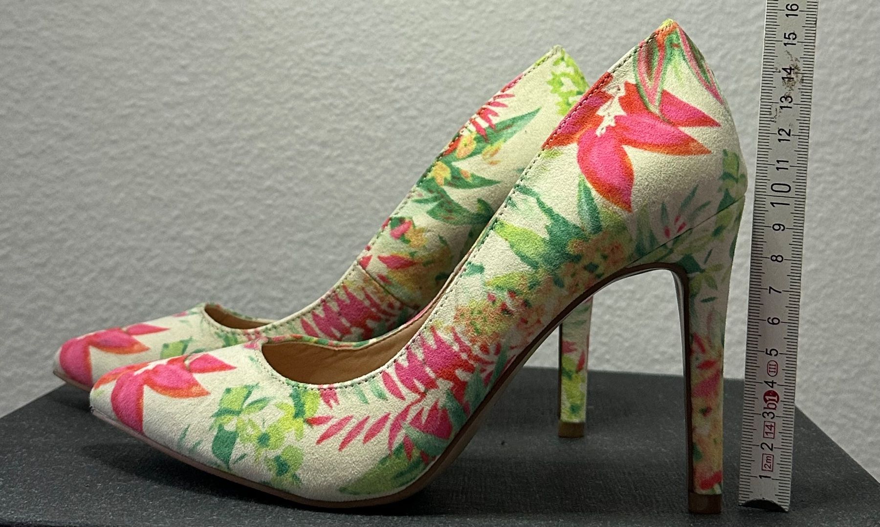 Damenschuhe: Sommerliche Pumps Gr. 37, Blumenmuster, High Heels – Neu (gemäss Beschreibung) aus Lustmühle von sar_7xmy 1