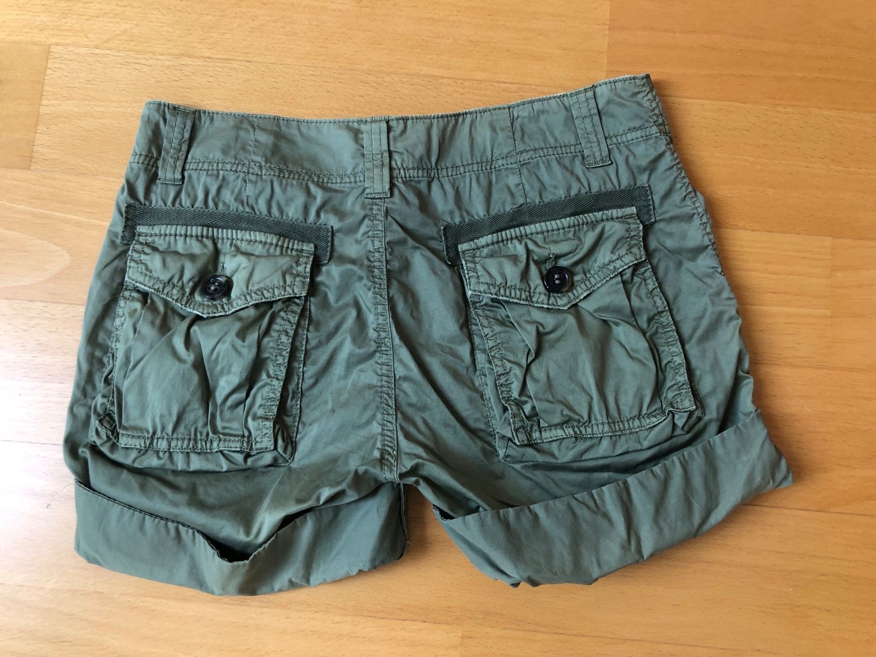 Pantaloni: Marke SET Kurze Hose, Flasche-grün Farbe – Usato da Buchs-ZH venduto da Birikina 1