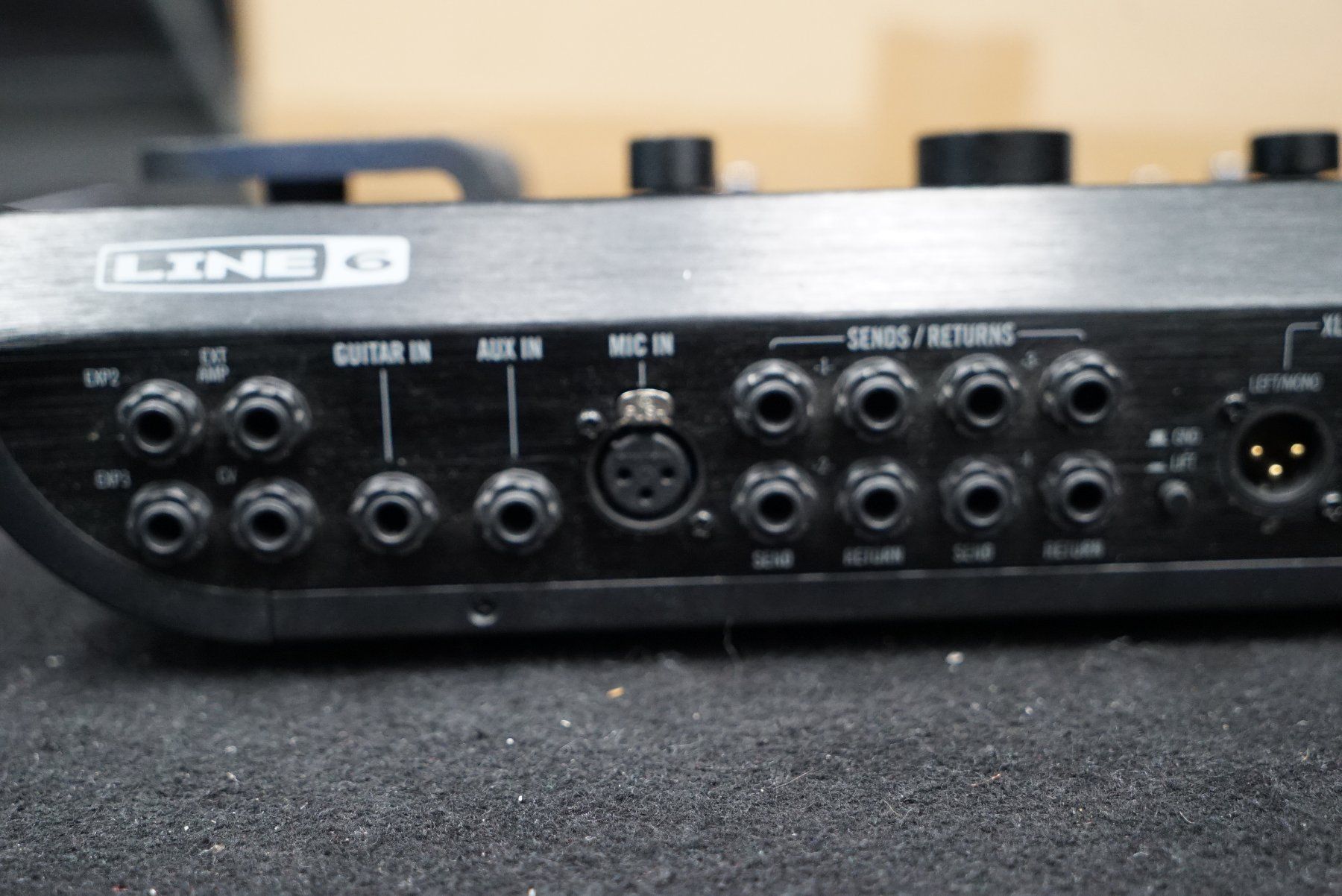 Line 6 Strumenti musicali: Line6 Helix Guitar Processor Multieffektgerät für E-Gitarre – Usato da Ortschwaben venduto da Musictrade 6
