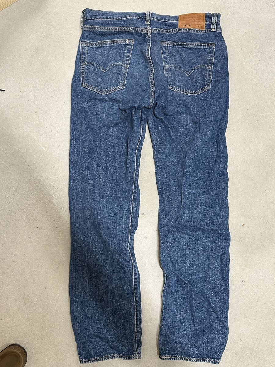 Levi's Pantaloni: Levis 501 Premium Line – Usato da Münchenstein venduto da flo_75l6 2