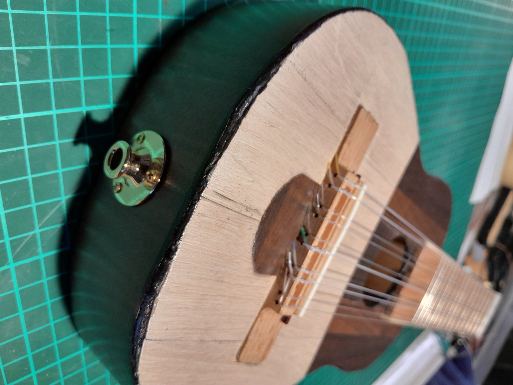 Strumenti musicali: Charango electroacoustique – Nuovo e nell'imballaggio originale da Lausanne venduto da EdwinBOSU 4