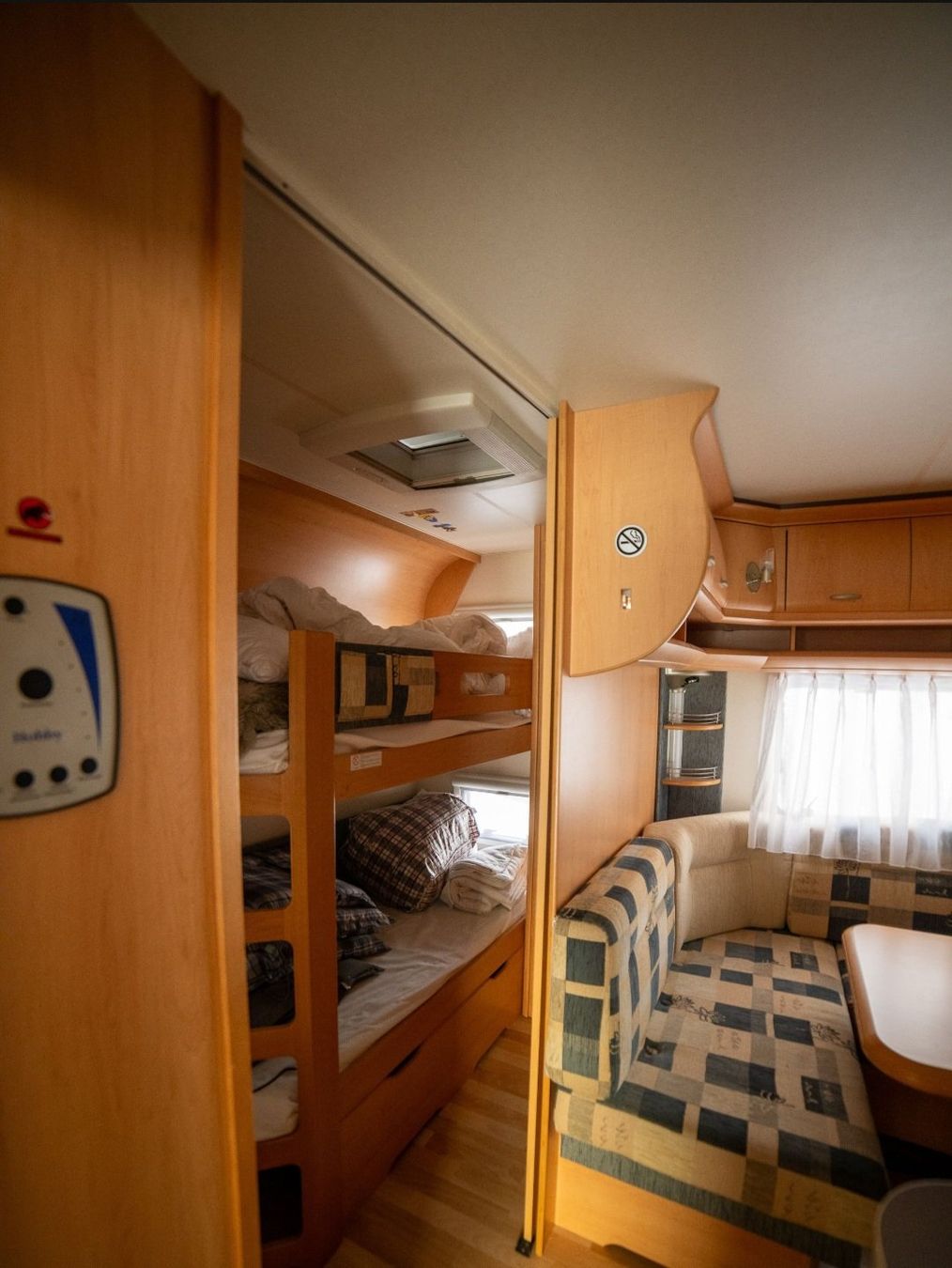 Anhänger: Wohnwagen mit Anbau – Gebraucht aus Sarn von sel_w96c 5