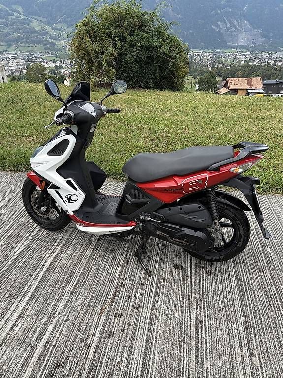 Kymco Scooters: Motorrad Kymco Super8 – D'occasion à Bürglen UR par mur_c8lj 1