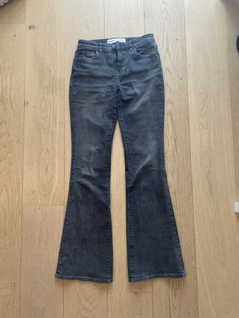 Bershka Jean Flare Gris Foncé Taille 34. Très bon état!