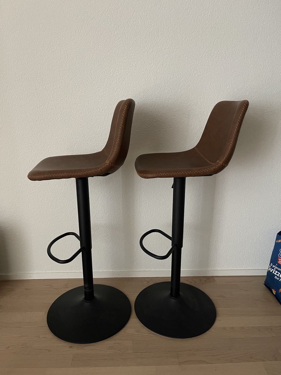 Conforama Sgabelli: Zwei Conforama Barhocker NEMO – Nuovo (secondo la descrizione) da Biel/Bienne venduto da bellyake 1