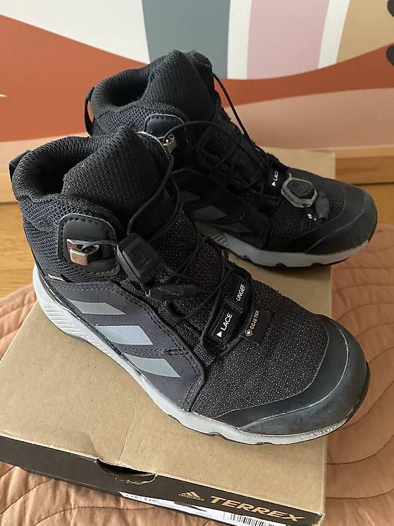 Scarpe per ragazzi: Wanderschuhe Adidas Terrex, Gr. 29 – Usato da Jona venduto da ire_y2yh 3