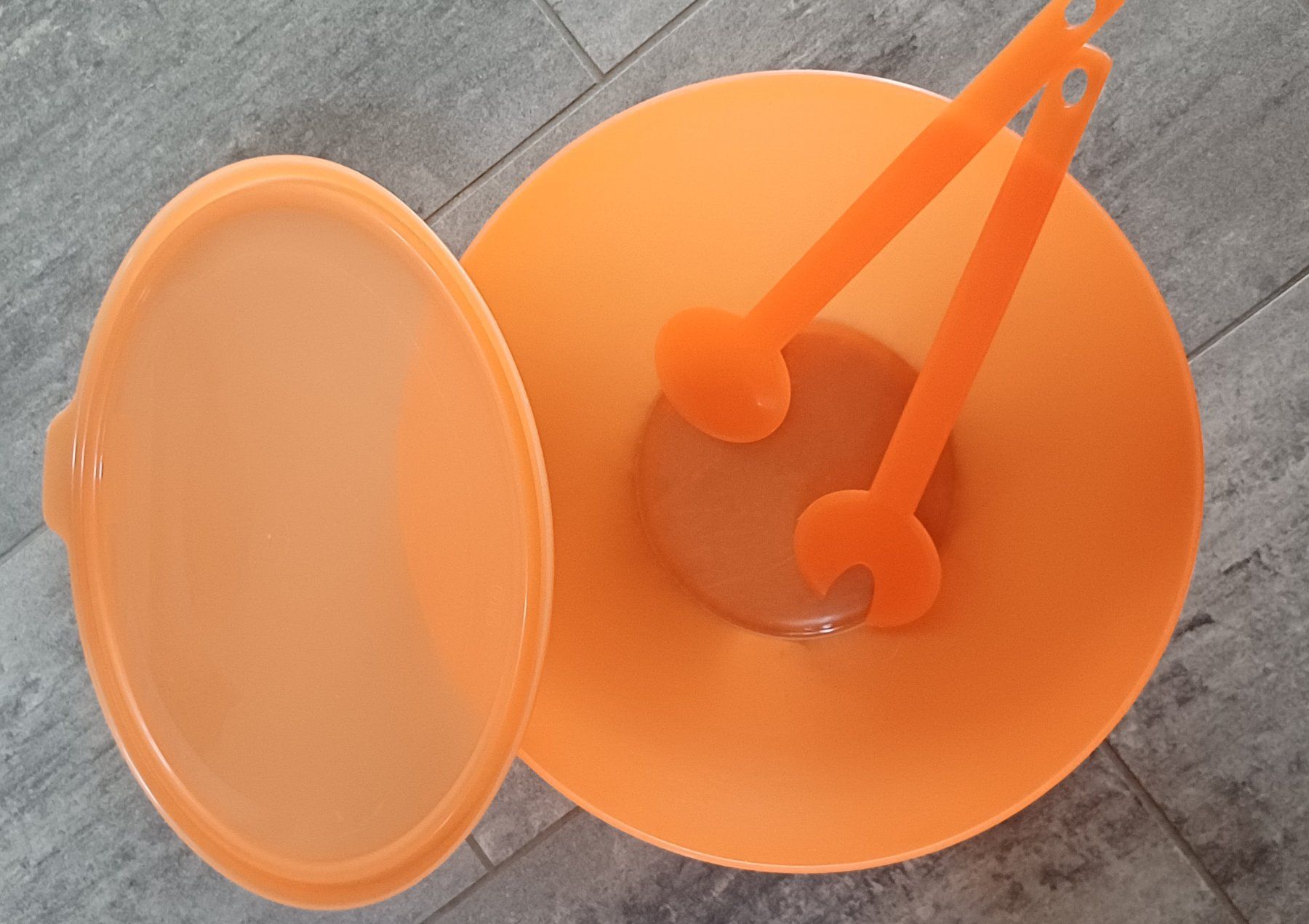 Ciotole: Plastik-Schüssel mit Salatbesteck und Deckel – Usato da Entlebuch venduto da Waldschratt65 6