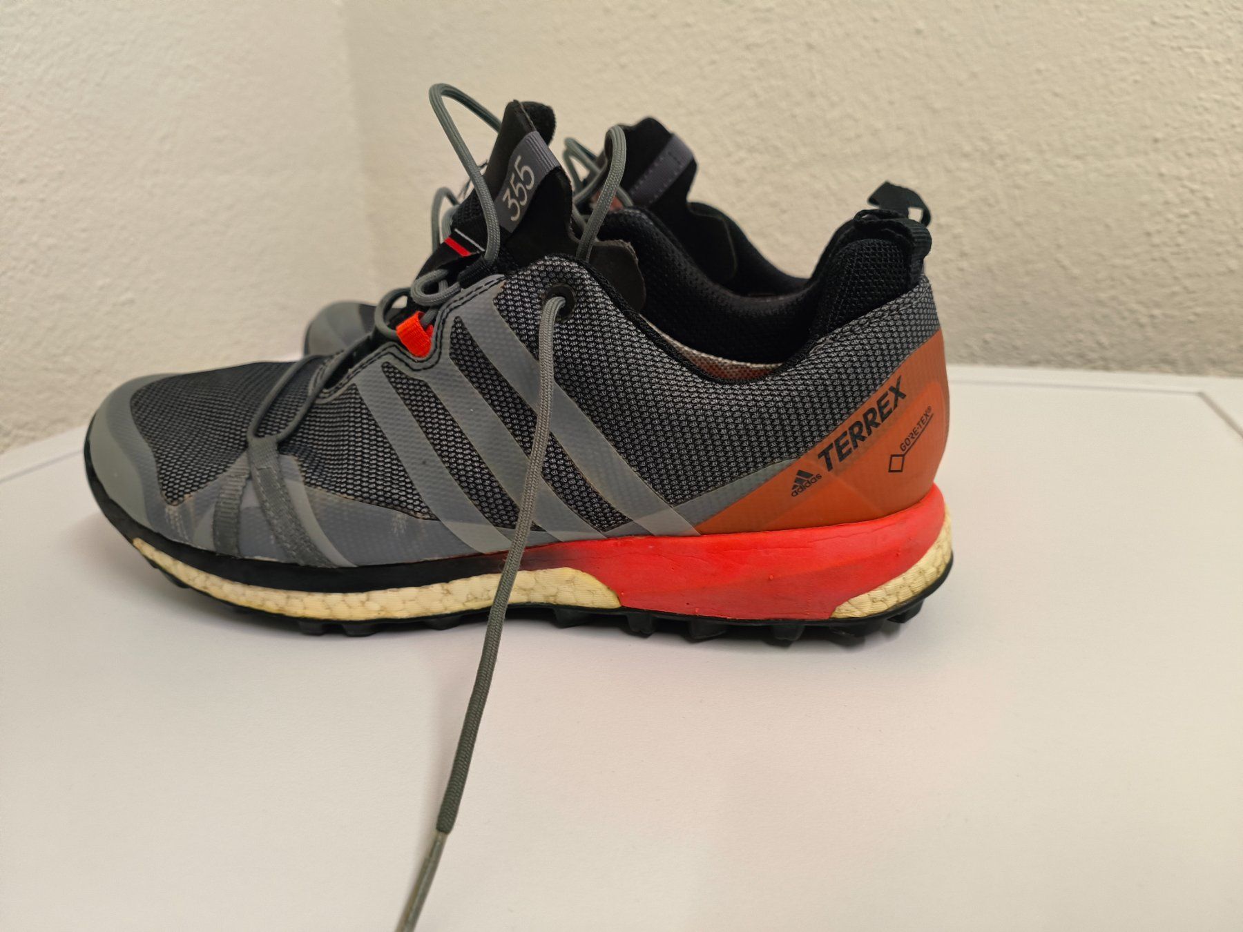 Adidas Scarpe da uomo: Adidas Terrex Agravic Boost, Grau/Orange, Gr 43 – Usato da Steinhausen venduto da surfero 1