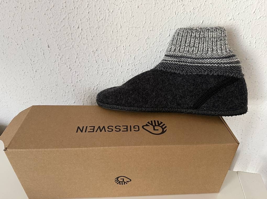 Chaussures hommes: Giesswein Hausschuhe Gr. 44 – Neuf avec emballage d'origine à Salmsach par lau_sv9b 1