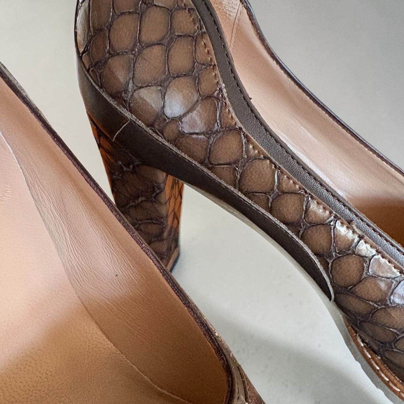 Scarpe da donna: Wunderbare echte Krokodillederpumps – Usato da Hausen am Albis venduto da abra-kadabra-kobra 5