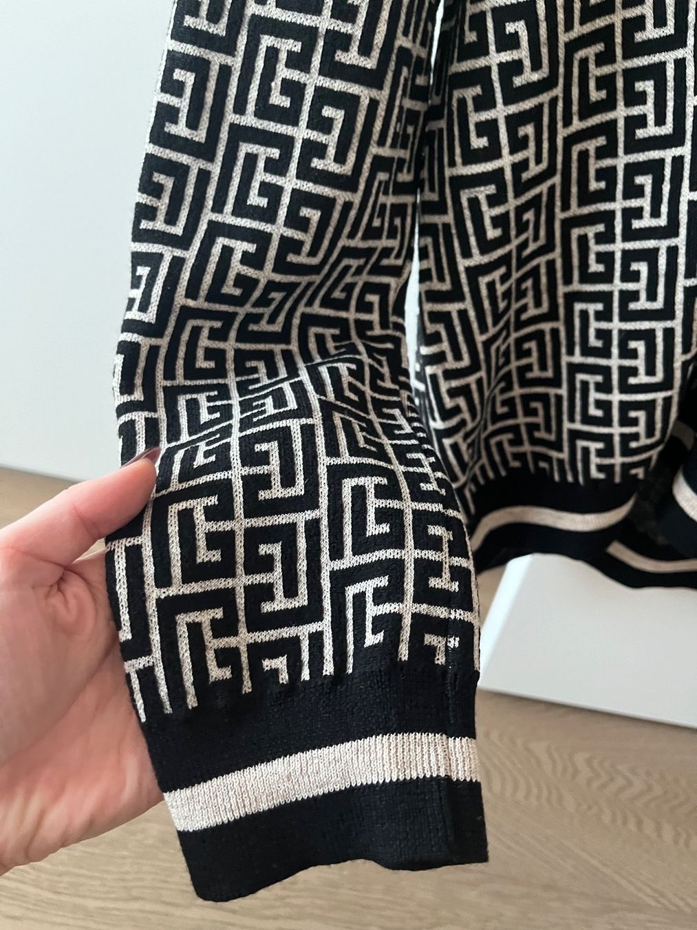 Balmain Pullover & Sweatshirts: Damen Balmain Pullover mit Monogram Muster – Neu (gemäss Beschreibung) aus Meilen von Emma_321 4