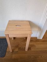 Hocker mit Griffloch Buche
