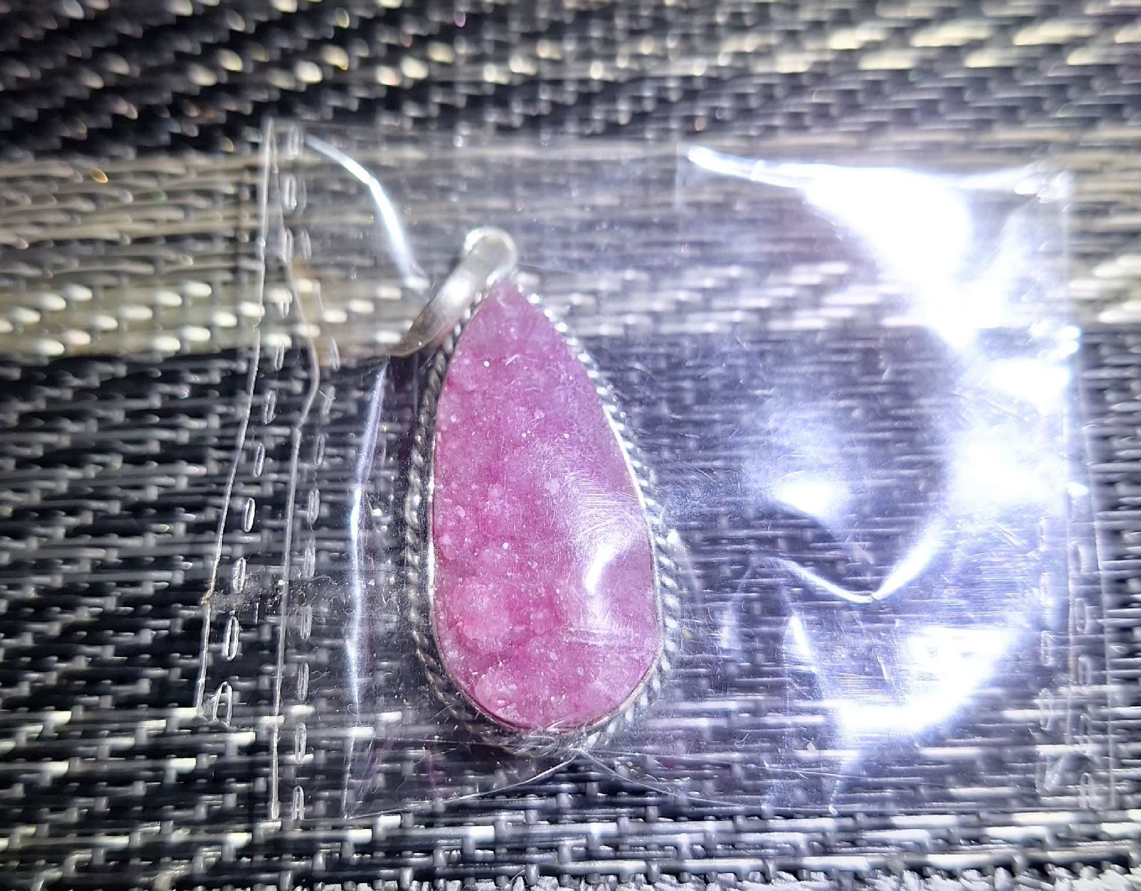 Ciondoli: a vendre pendentif  – Nuovo e nell'imballaggio originale da Estavayer-le-Lac venduto da dor_q6y8