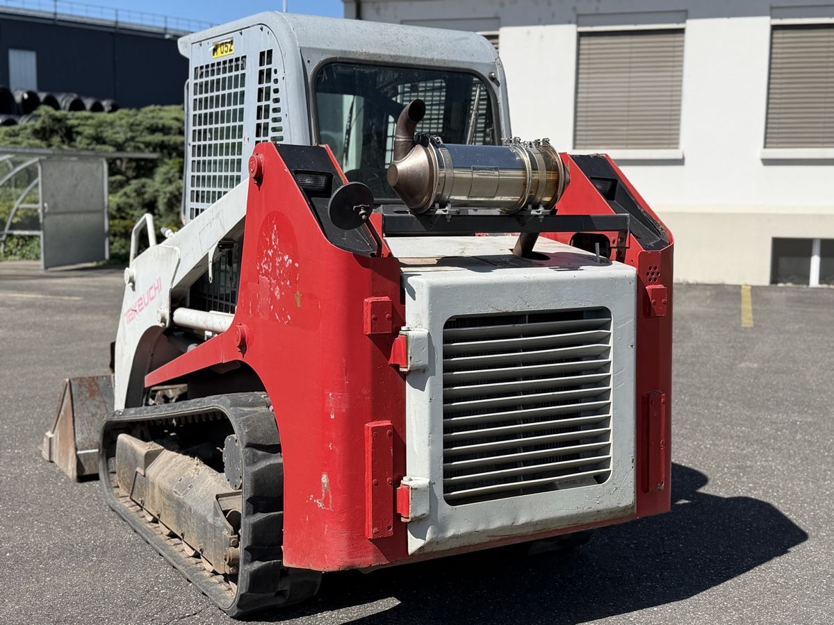 Chargeur de ferme: Chargeuse Takeuchi compacte TL 230 / 1828H heures – D'occasion à lyssach par brax2019 4