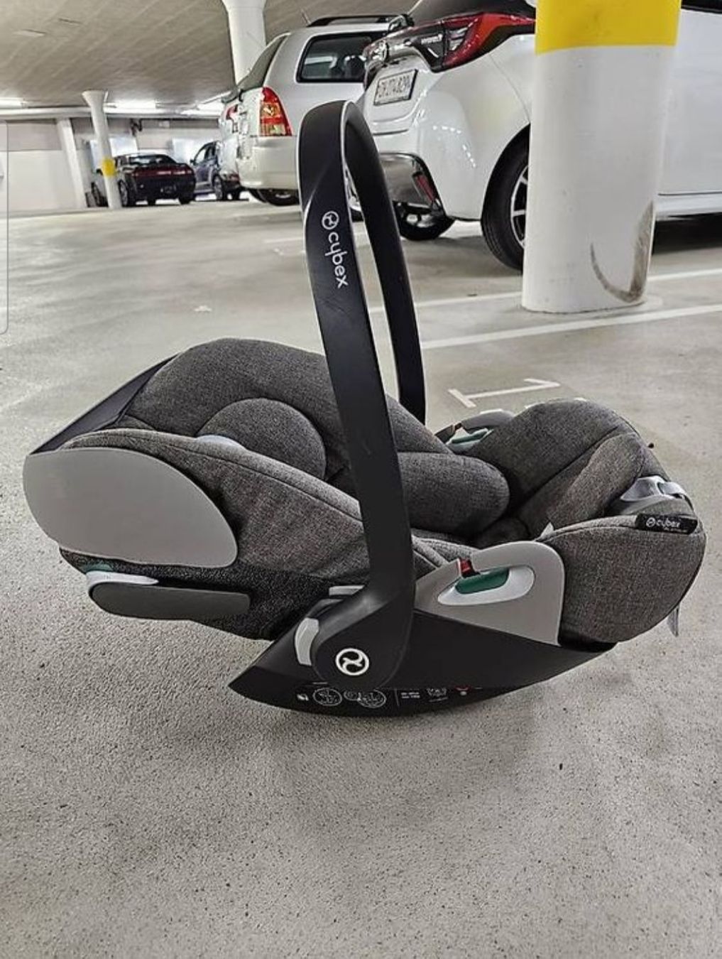 Cybex Seggiolini per auto: Cybex Babyschale Cloud Z – Usato da Bülach venduto da LarissaBueeler