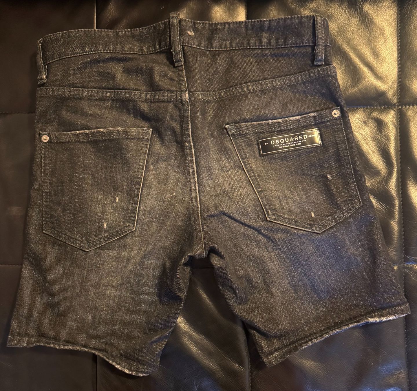 Dsquared2 Jeans: DS2 DSQuared2 Denim Shorts Bermuda - Black – Usato da Canobbio venduto da kk_dee 1