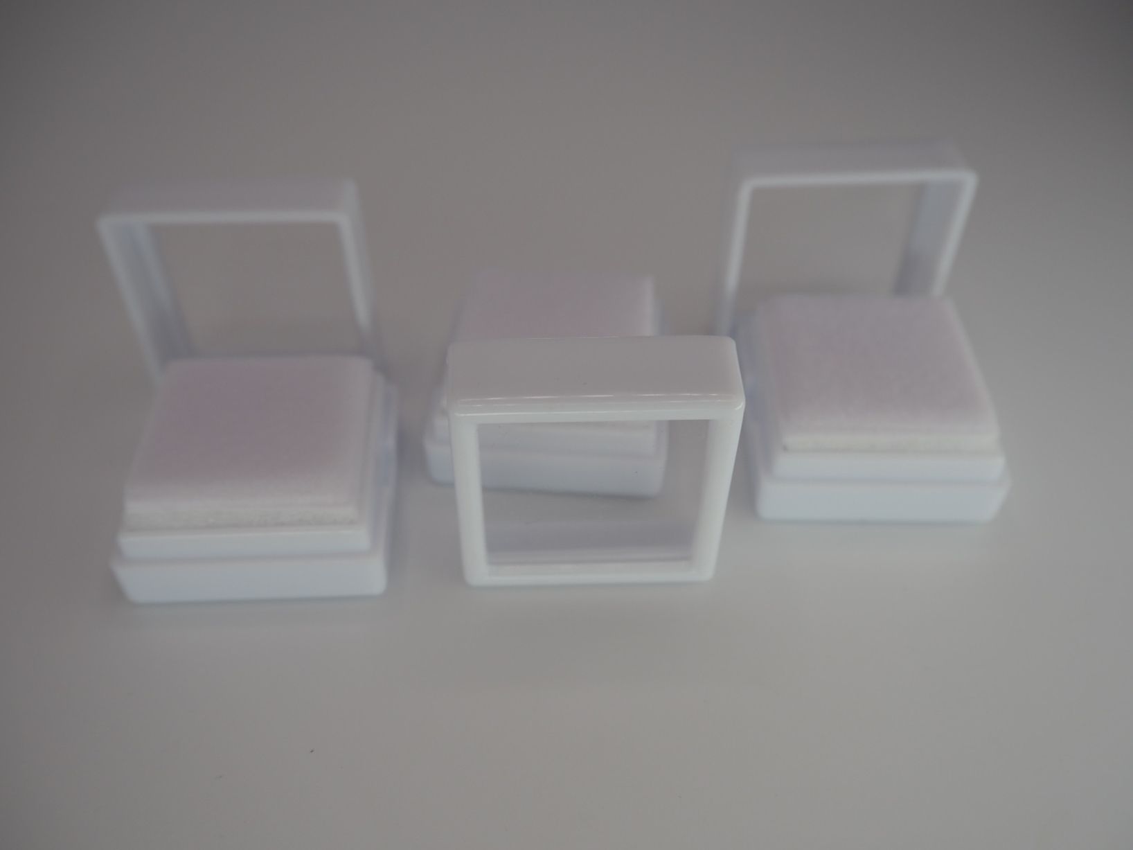 Pietre preziose: 10x Edelsteinbox / Schmuckbox 3cm x 3cm Quadrate Weiss – Nuovo e nell'imballaggio originale da Buchs SG venduto da OTNaturalGems 1