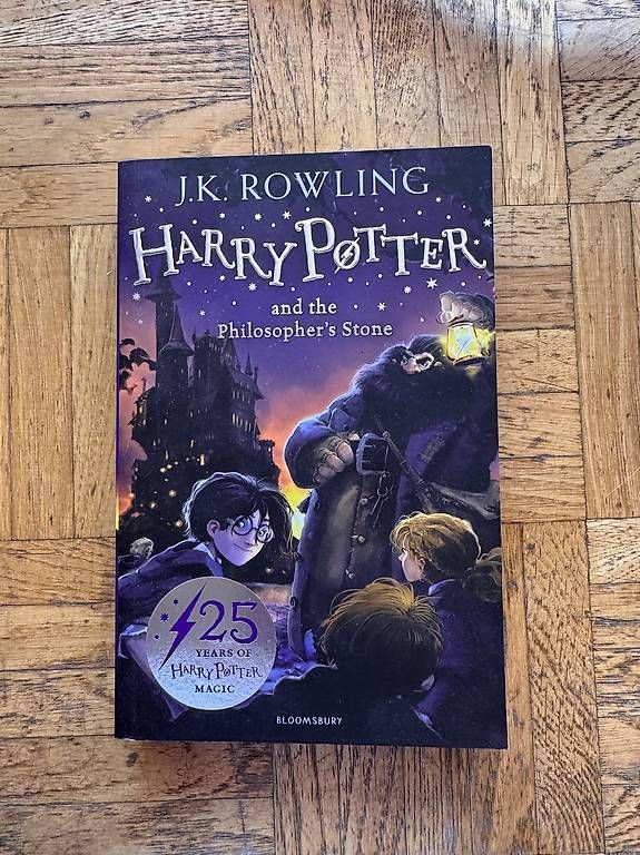 Libri: Livre Harry potter  – Usato da Clarens venduto da lau_r9n7