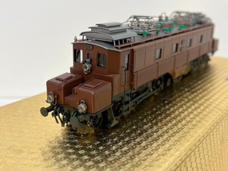 Metropolitan Modelleisenbahnen: SBB Ce 6/8 Metropolitan Ho DC – Gebraucht aus Büsserach von ModellbahnDepot 2