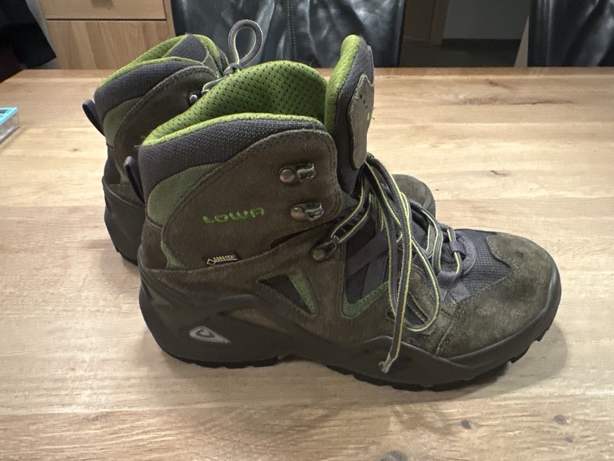 Lowa Scarpe da uomo: Wanderschuhe Lowa Gore-Tex  – Usato da Walperswil venduto da Debjj 2