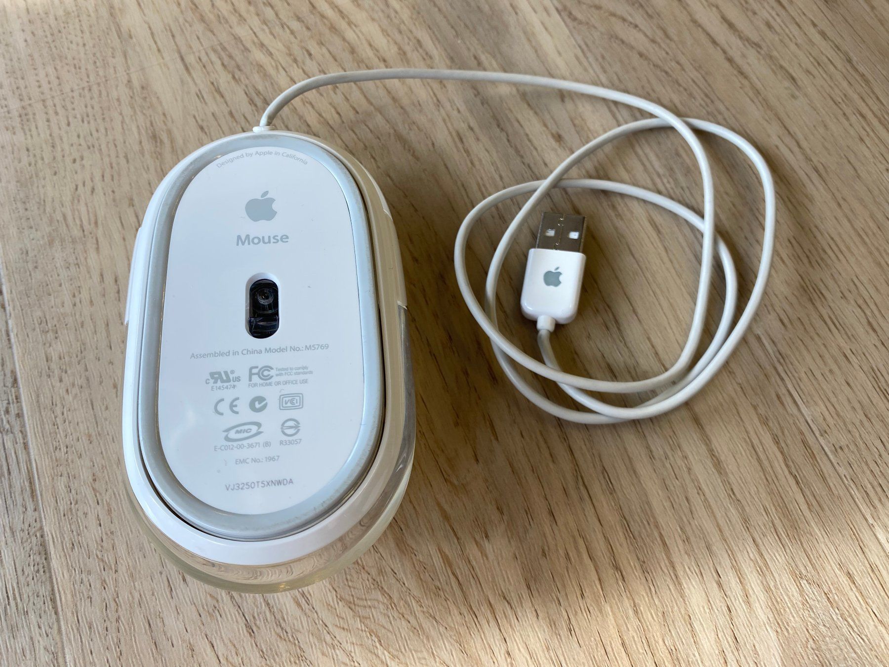 Apple Mouse: Apple Mighty Mouse USB A1152 Retro Mac iMac G4 G5 – Usato da Wetzikon ZH venduto da BackToRetro 2