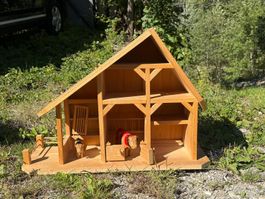 Puppenhaus / Bauernhof aus Holz, gebraucht, in gutem Zustand