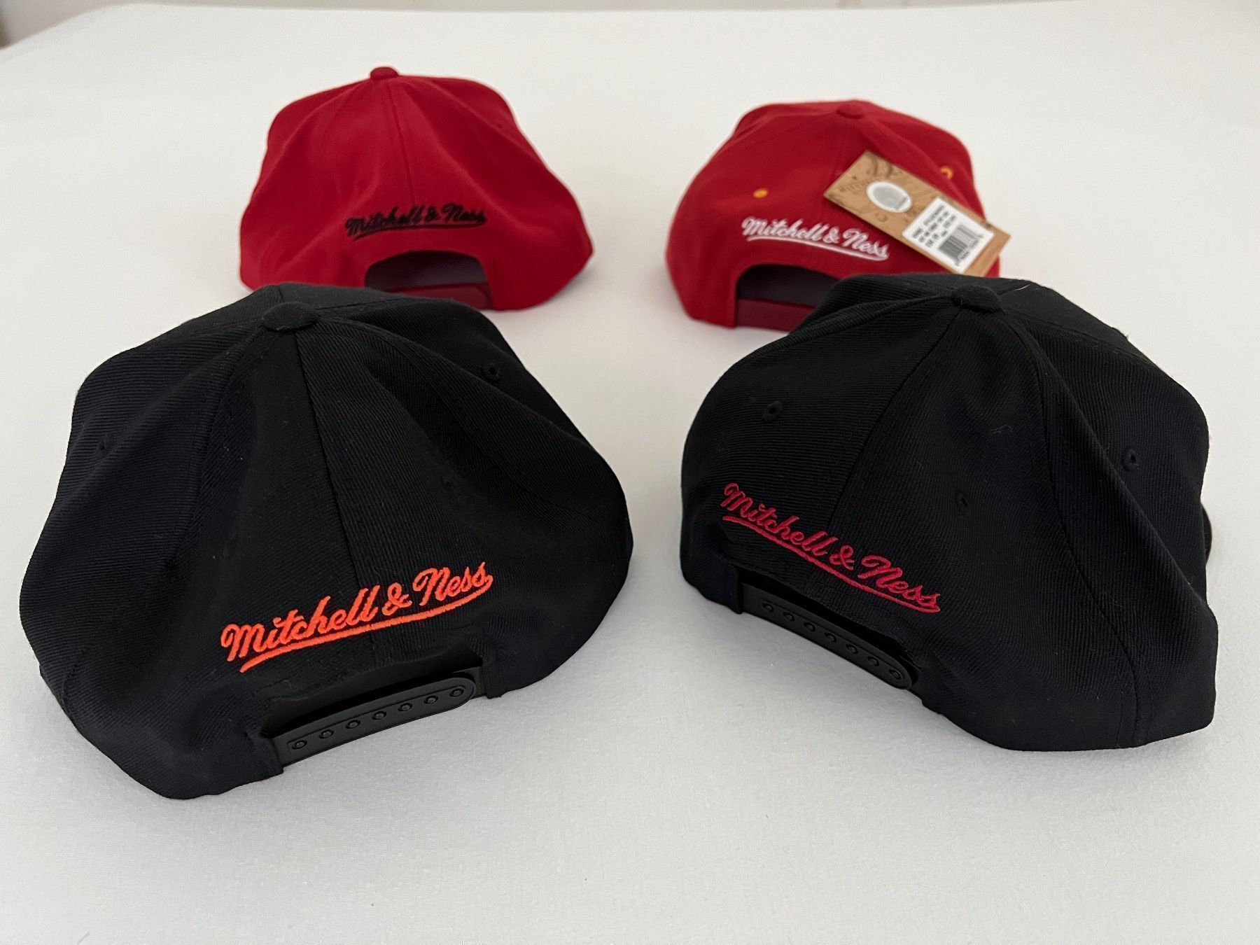 Casquette Snapback Mitchell & Ness Neuve Avec étiquettes - Taille Réglable - Multicolore