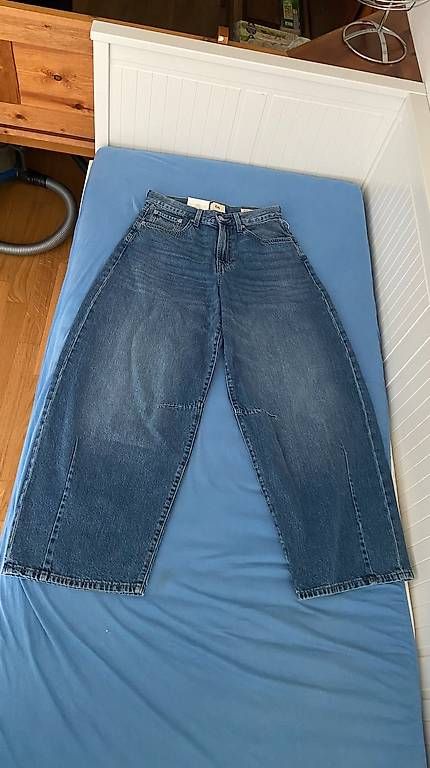 Jeans: Jean neuf bleu ciel C&A – Usato da Genève venduto da Jakblakjak 1