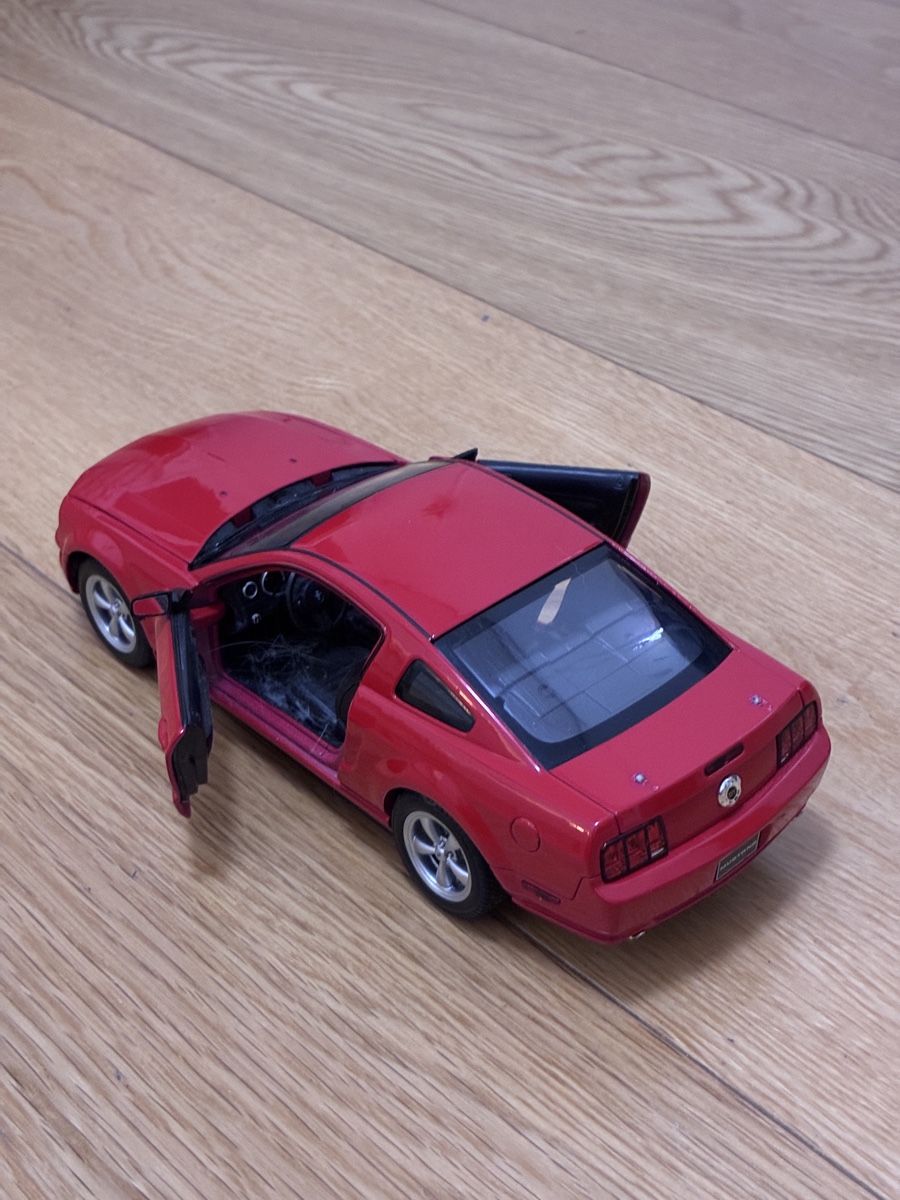 Ford Modellautos: 2005 Ford Mustang GT 1:24 – Gebraucht aus Montagnola von ciain67 4