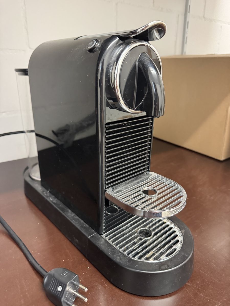 Nespresso Kaffeemaschinen & Espressomaschinen: Nespresso Coffee Machine  – Gebraucht aus Jonen von chrispluess 1