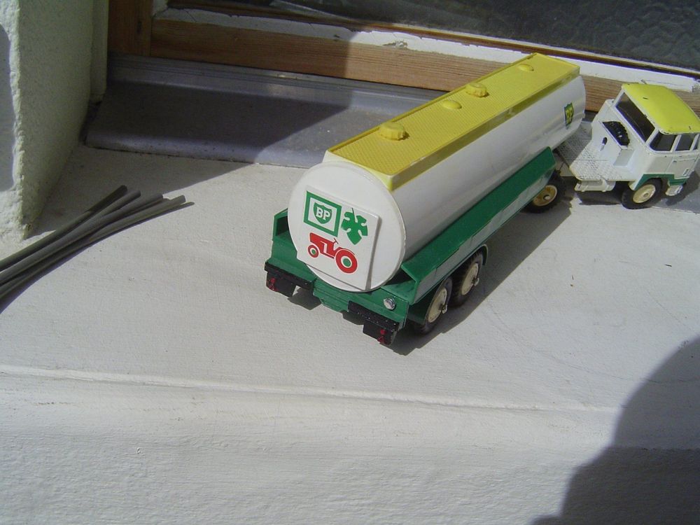 Dinky Toys 887 Unic semi remorque Air BP | Nous sommes passé