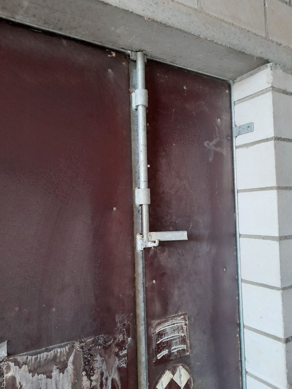 Porte: Massive 2-flüglige Tür – Usato da Utzenstorf venduto da Schleimi007 2
