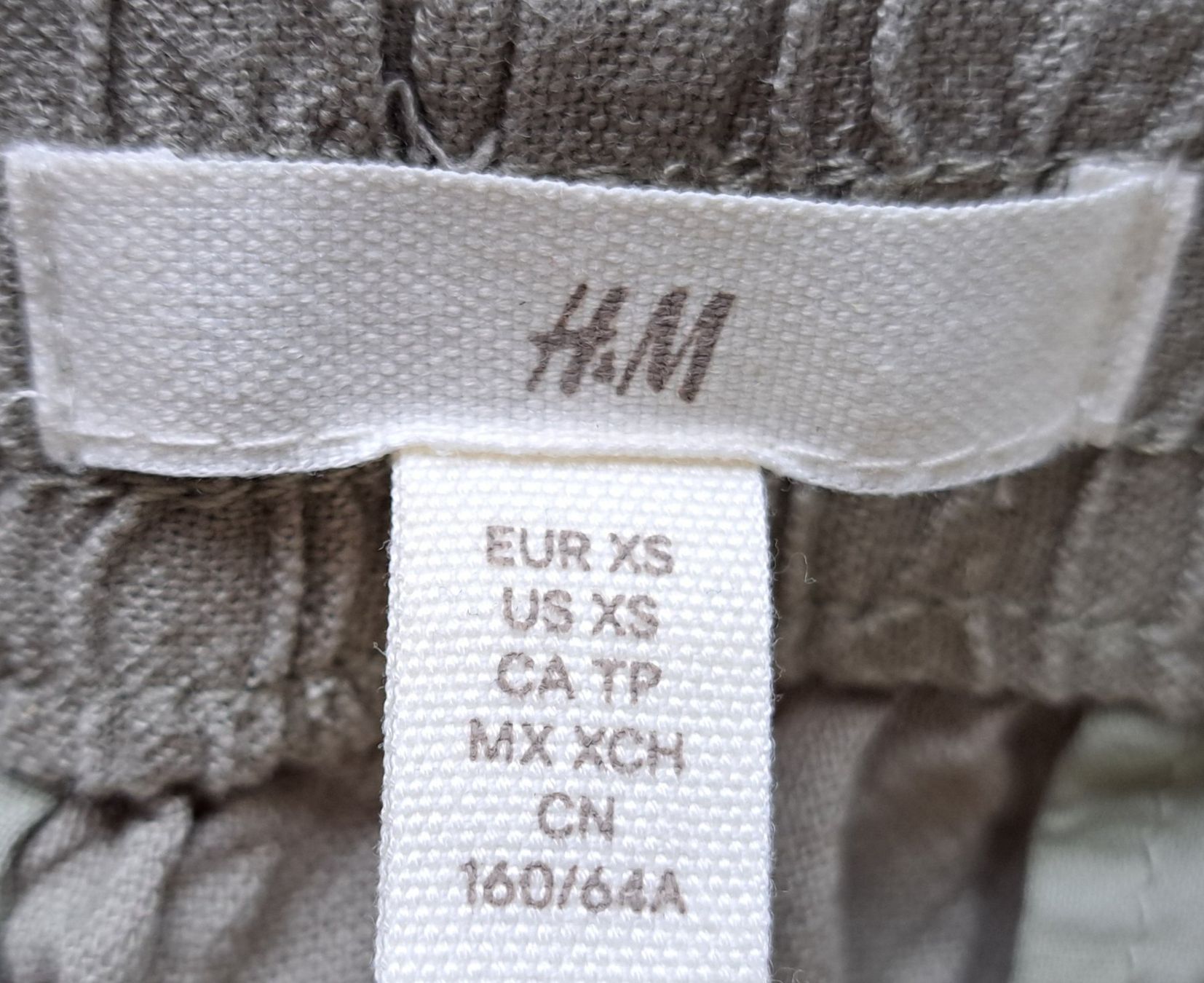Hosen: Olive grüne Leinen-Shorts, Grösse XS – Gebraucht aus Gysenstein von joshuas81 3