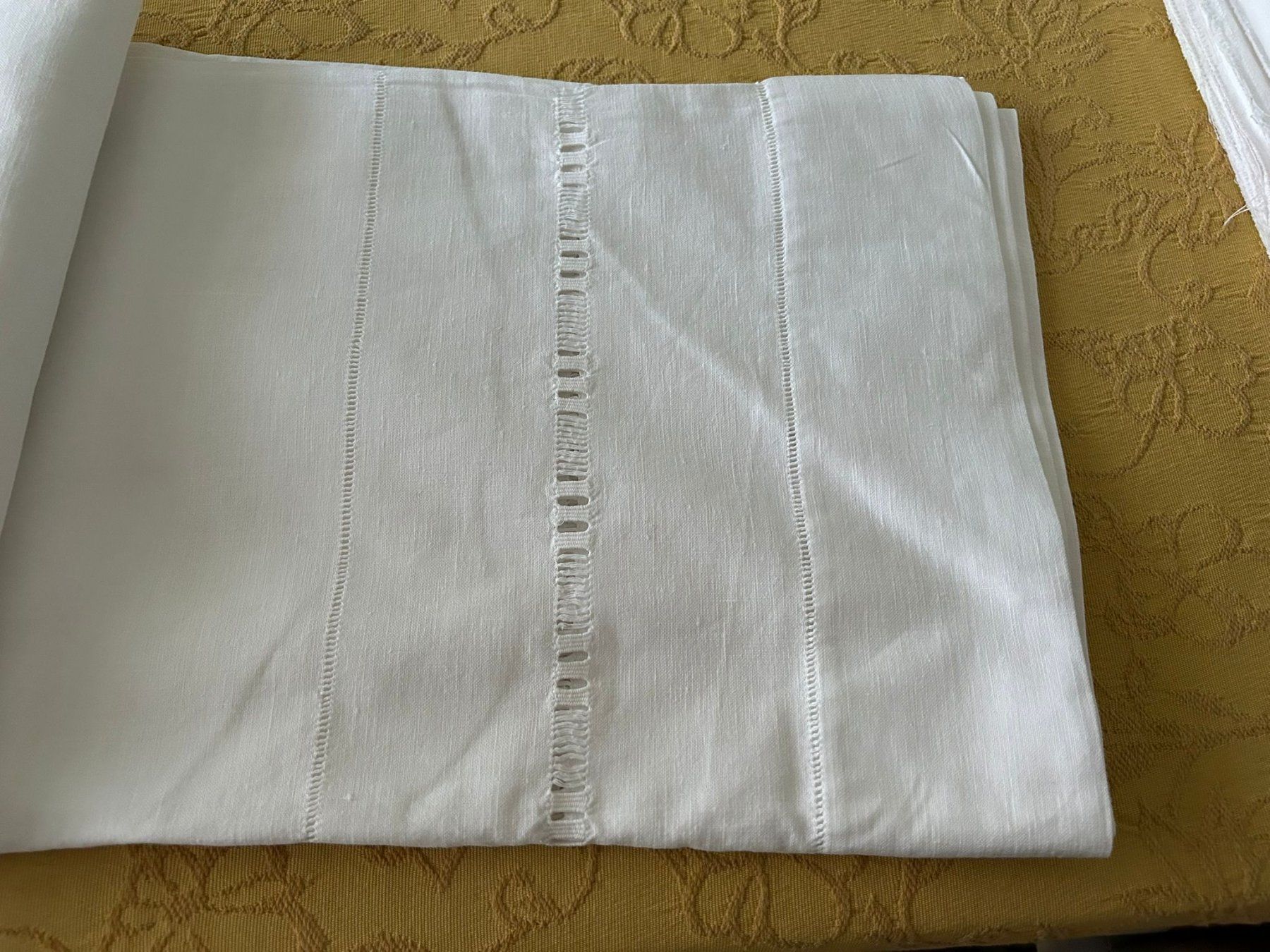 Bettwäsche: Lenzuolo con ricamo 208x260 cm – Gebraucht aus Melano von H-Sara