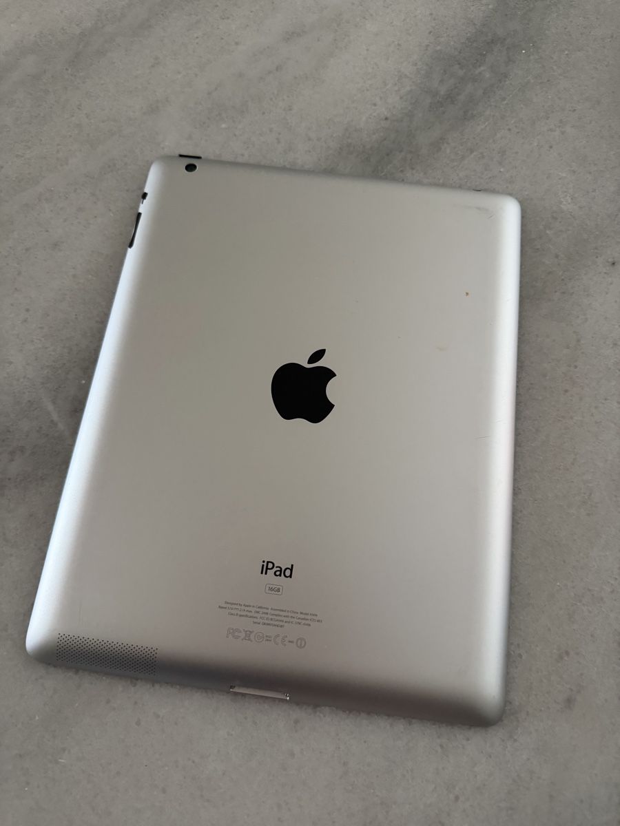 Apple Tablet PC: iPad Air 2 16GB Wifi Silbern – Usato da Bonstetten venduto da mer_7s6y 2