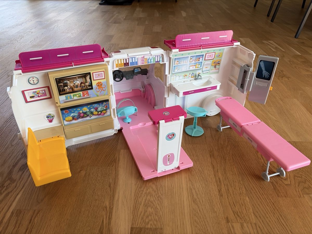 Spielzeuge: Barbie Ambulanz  – Gebraucht aus Altdorf UR von mede11 1