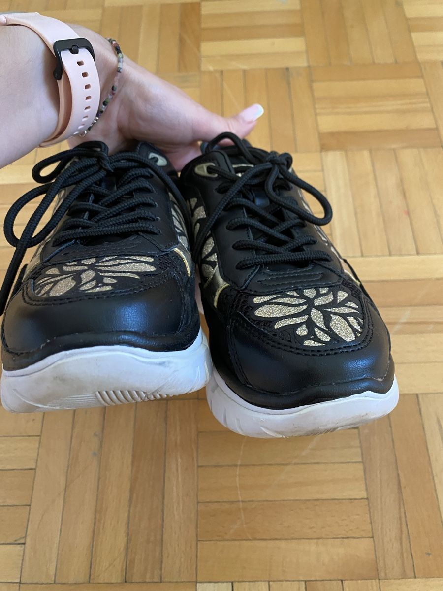 Guess Scarpe da donna: Guess 36 sneaker – Nuovo (secondo la descrizione) da Gommiswald venduto da anastasiia_27 3