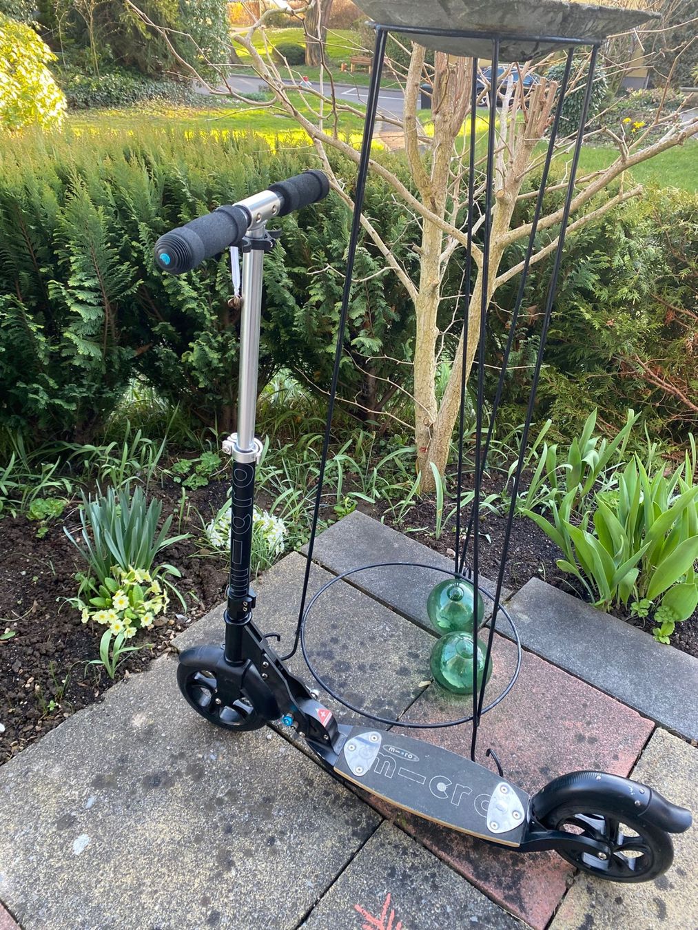 Micro Kickboard: Micro Klassik Trotti schwarz – Gebraucht aus Erlenbach ZH von Summsumm7