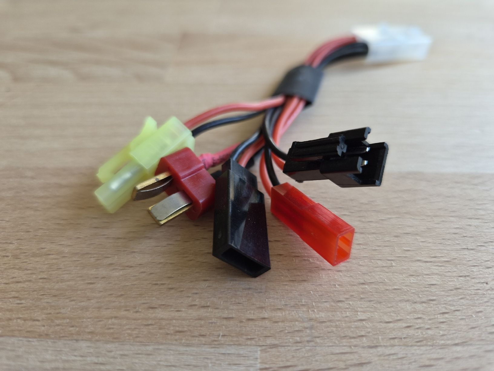 Unità & Adattatore: RC-Ladekabel-Adapter – Usato da Frauenfeld venduto da Bubich19 1