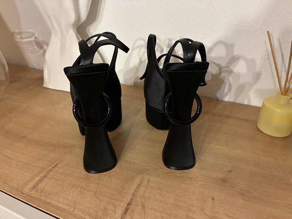Lanvin Scarpe da donna: Lanvin Plateau-Sandalen, Gr. 40 – Nuovo (secondo la descrizione) da Gibswil venduto da Miratec 2
