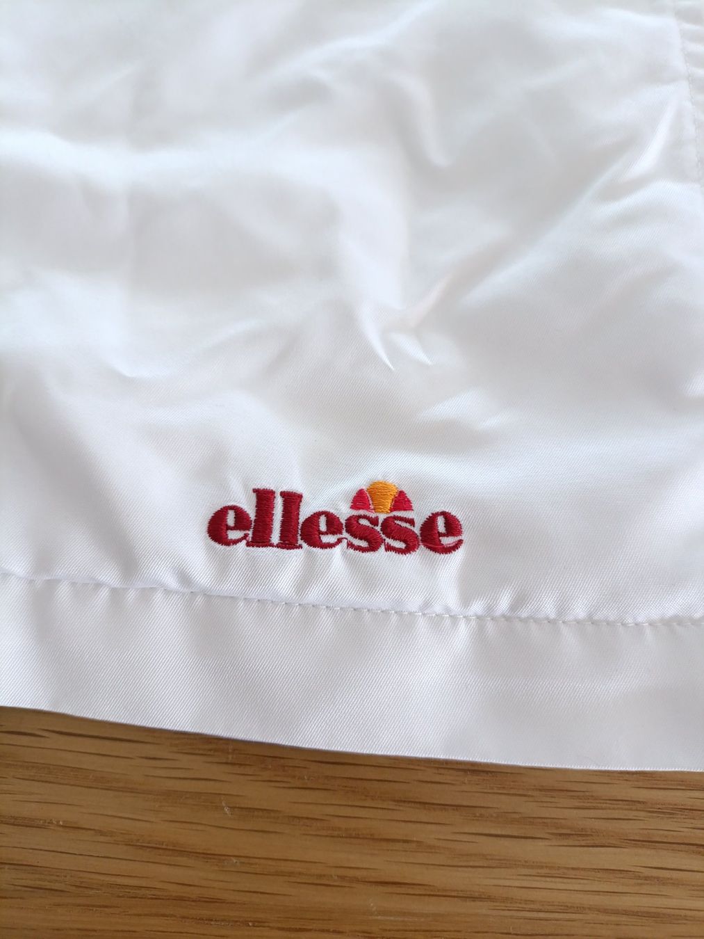 Ellesse Gilets: Leichtes Ellesse Gillet, Grösse 42/M – D'occasion à Wil SG par Donaldus 1