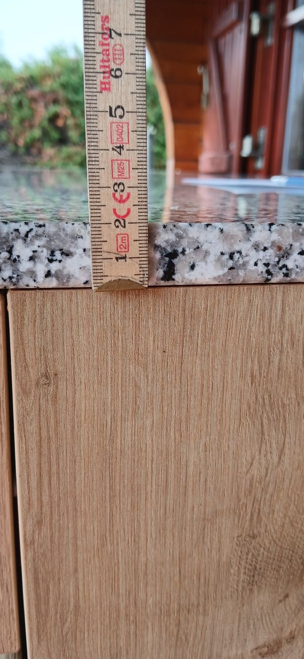 Cassettiere: Küchen Sideboard mit Granitplatte – Usato da Zielebach venduto da Adi871 5