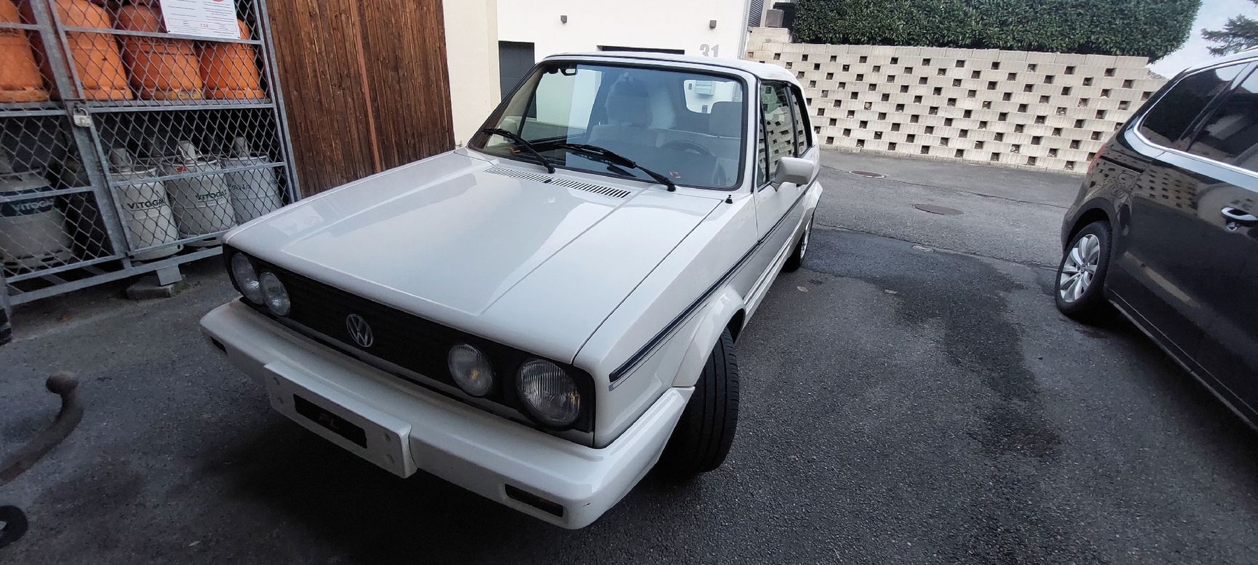 VW Automobili: vw golf 1 cabriolet – Usato da Muraz (Collombey) venduto da Celine-v81 3