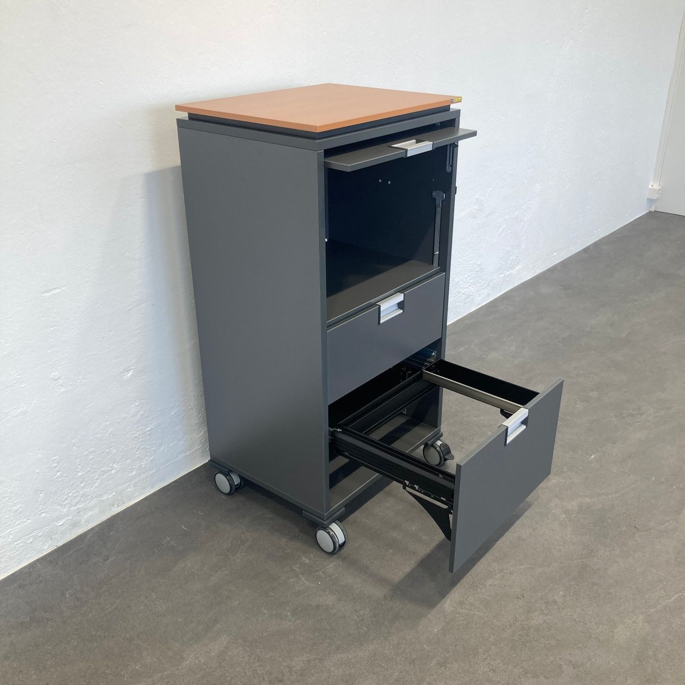 Banconi: Steelcase Moby Roll-Caddy - Anthrazit-Buche - mit – Usato da Schönenwerd venduto da mcofficeshop 3