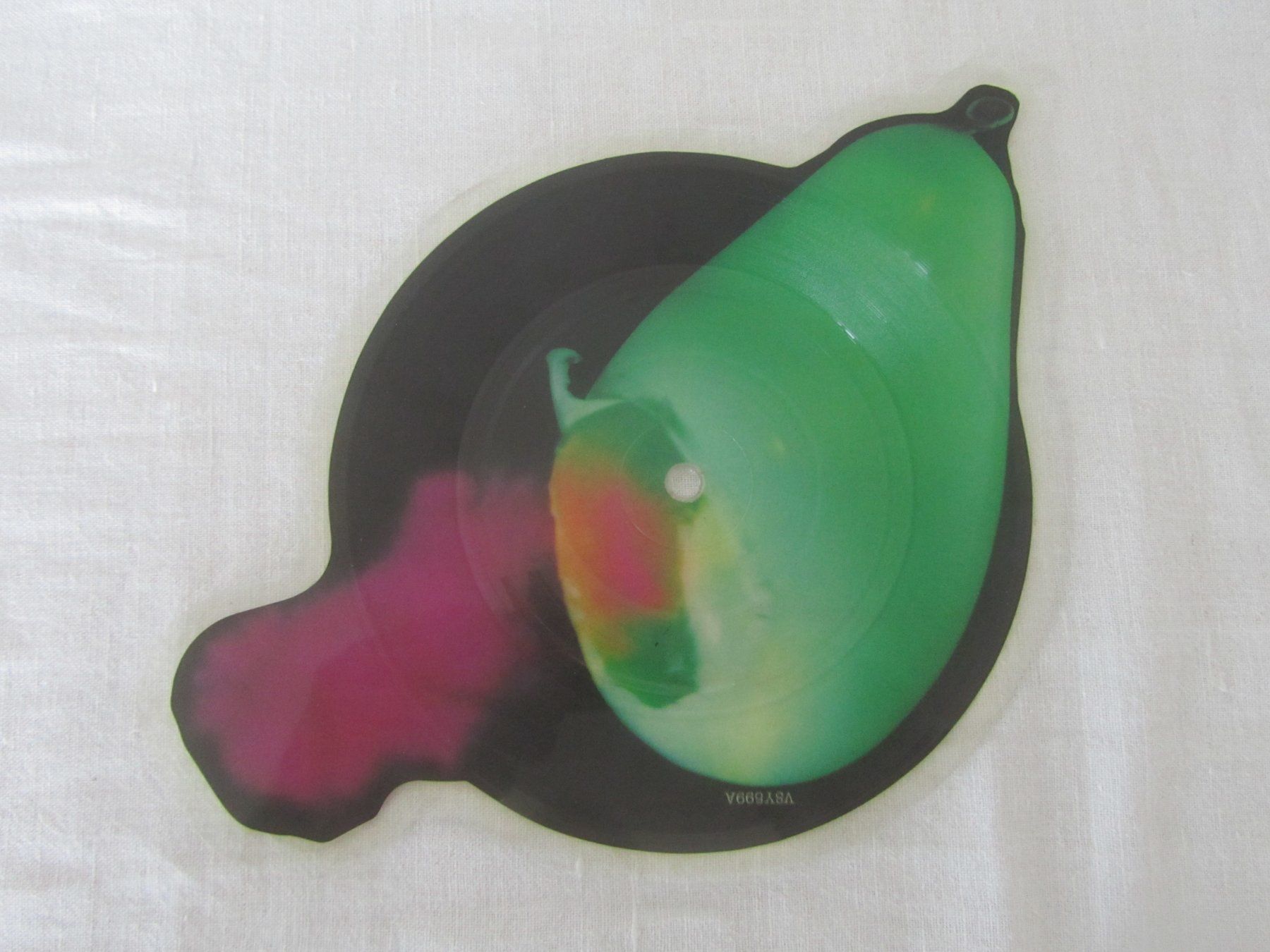 Schallplatten: Hey Elastica:  Party Games  / Picture, Shape Disc – Gebraucht aus Seengen von mikelele
