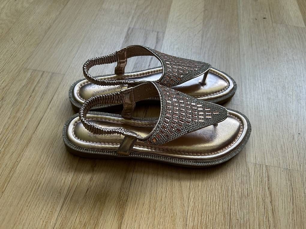Scarpe da donna: Sandale gold – Usato da Weisslingen venduto da seat_driver