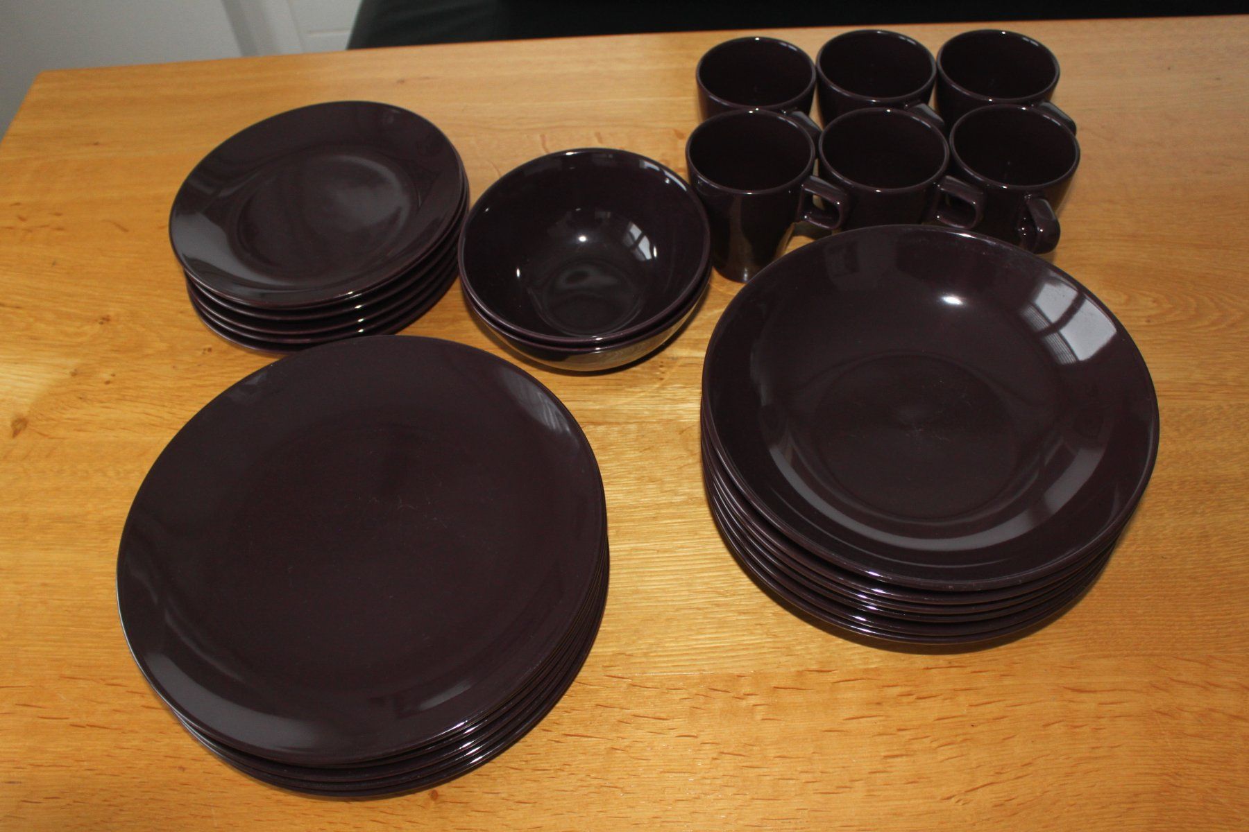 Ikea Set di piatti: Ikea - Geschirrset Violett 6 Personen – Usato da Russikon venduto da Gugus1970
